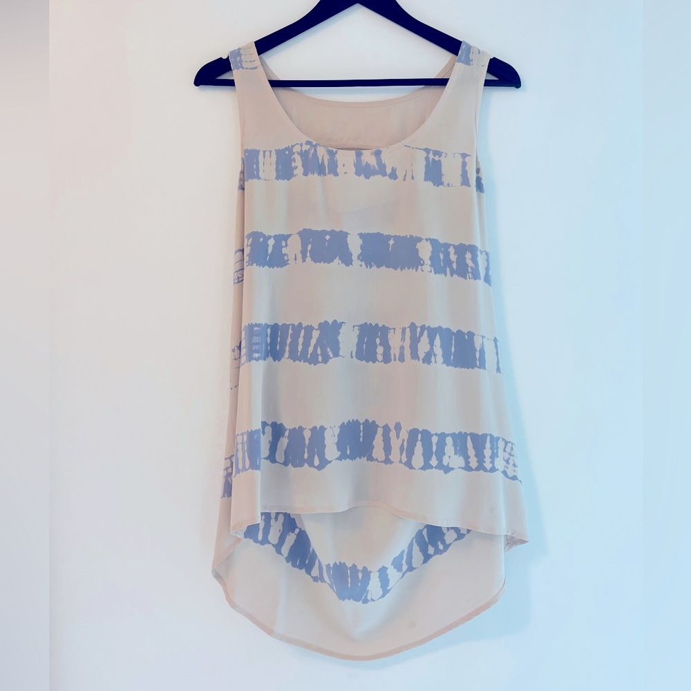 Gypsy (label) silk tank with cream & lilac (light purple) tie dye effect print.